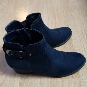Unisa navy blue boots size 8